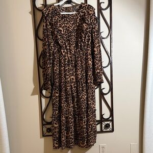 Chic Leopard Long Sleeve Dress